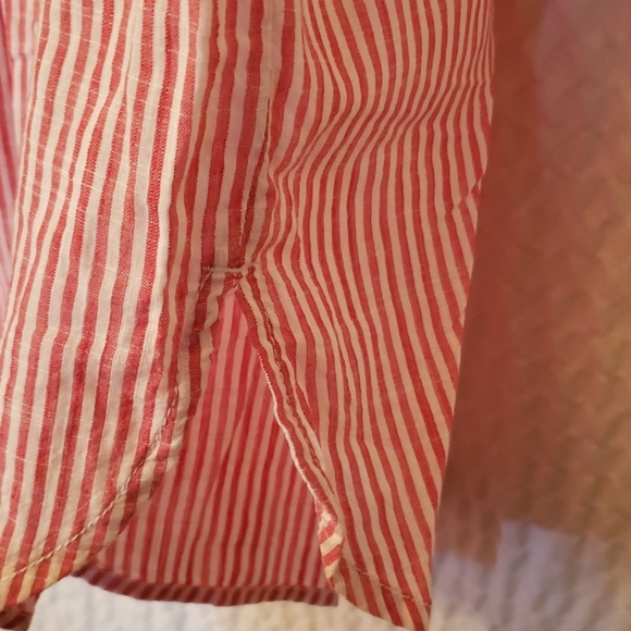 Stripes Red White Shirt/ Sleeveless Button - Picture 5 of 9
